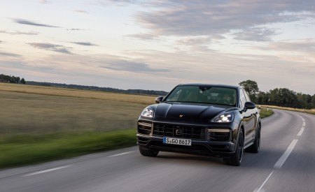 2022 Porsche Cayenne Turbo GT (Color: Jet Black Metallic) Front Wallpapers 450x275 (5)