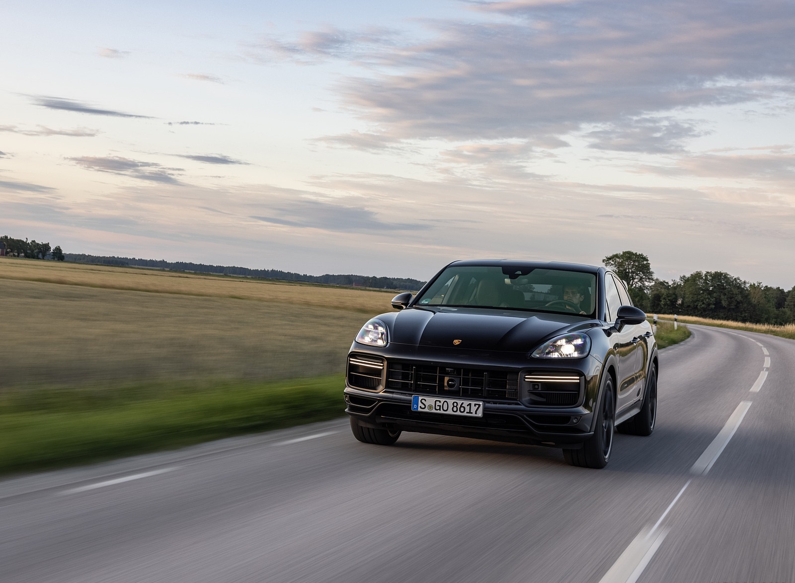 2022 Porsche Cayenne Turbo GT (Color: Jet Black Metallic) Front Wallpapers (5)