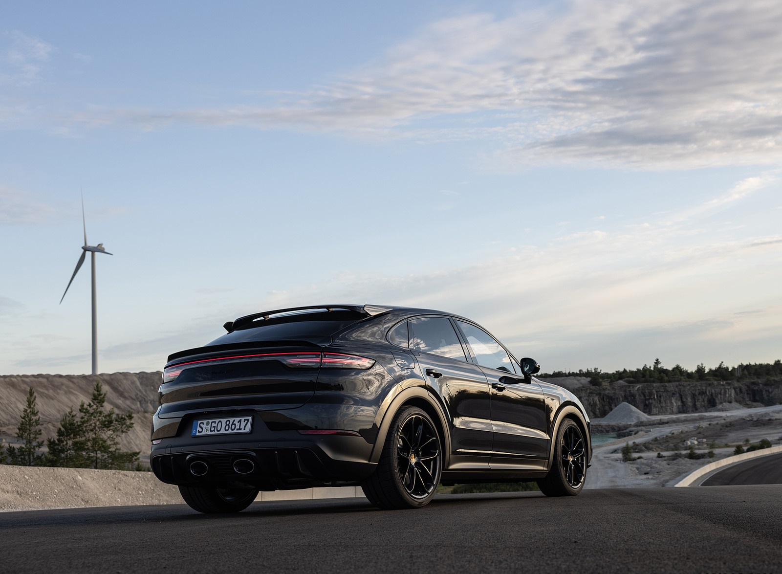2022 Porsche Cayenne Turbo GT (Color: Jet Black Metallic) Rear Three-Quarter Wallpapers #22 of 231