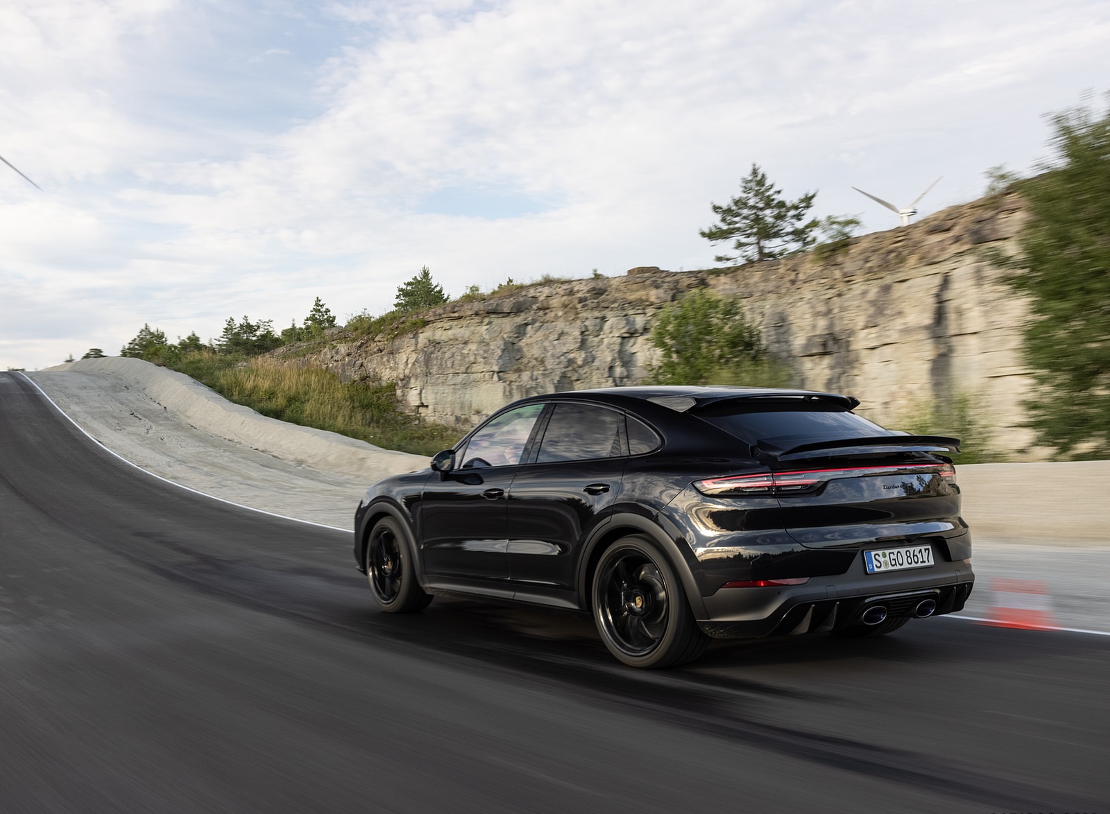 2022 Porsche Cayenne Turbo GT (Color: Jet Black Metallic) Rear Three-Quarter Wallpapers (2)