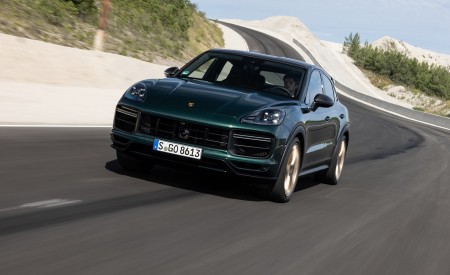 2022 Porsche Cayenne Turbo GT (Color: Porsche Racing Green Metallic) Front Wallpapers 450x275 (84)