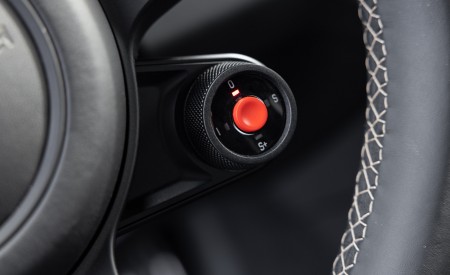 2022 Porsche Cayenne Turbo GT (Color: Porsche Racing Green Metallic) Interior Steering Wheel Wallpapers 450x275 (109)