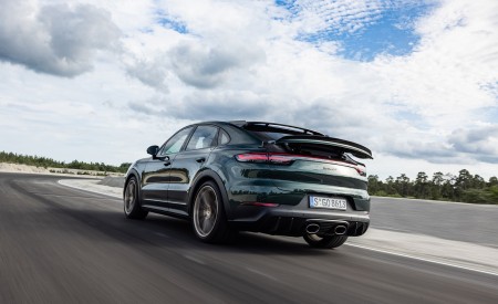 2022 Porsche Cayenne Turbo GT (Color: Porsche Racing Green Metallic) Rear Three-Quarter Wallpapers 450x275 (81)