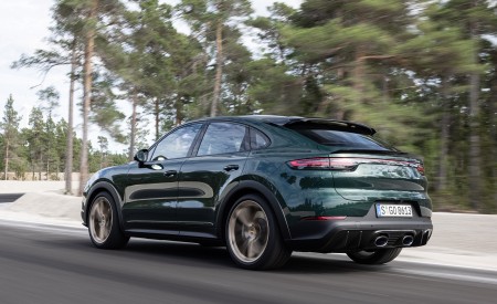 2022 Porsche Cayenne Turbo GT (Color: Porsche Racing Green Metallic) Rear Three-Quarter Wallpapers 450x275 (76)