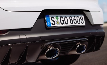 2022 Porsche Cayenne Turbo GT (Color: White) Exhaust Wallpapers 450x275 (65)