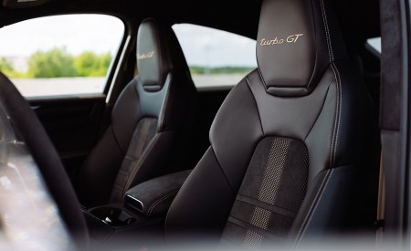 2022 Porsche Cayenne Turbo GT (Color: White) Interior Seats Wallpapers 450x275 (73)
