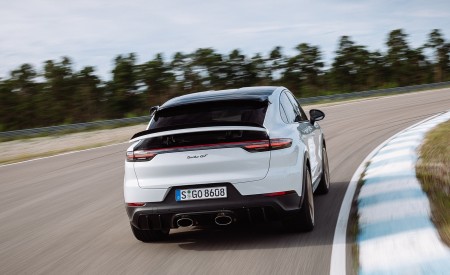 2022 Porsche Cayenne Turbo GT (Color: White) Rear Wallpapers 450x275 (52)