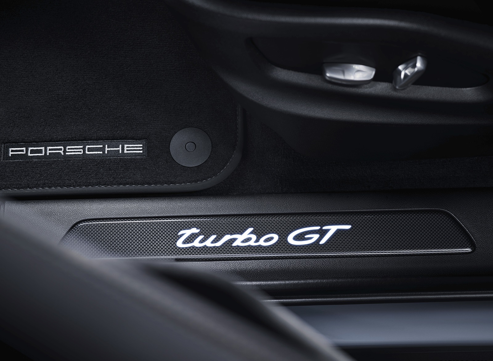 2022 Porsche Cayenne Turbo GT Door Sill Wallpapers #228 of 231