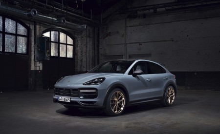 2022 Porsche Cayenne Turbo GT Front Three-Quarter Wallpapers 450x275 (218)