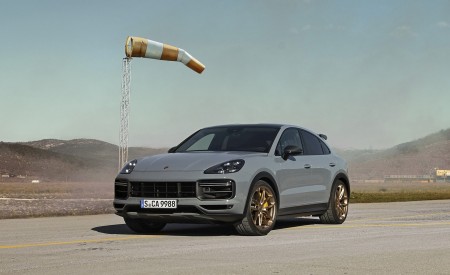 2022 Porsche Cayenne Turbo GT Front Three-Quarter Wallpapers 450x275 (212)