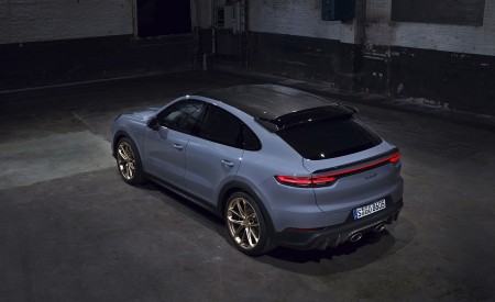 2022 Porsche Cayenne Turbo GT Rear Three-Quarter Wallpapers 450x275 (222)