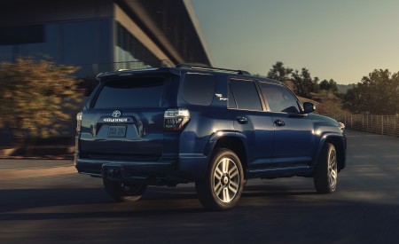2022 Toyota 4Runner TRD Sport Rear Three-Quarter Wallpapers 450x275 (2)