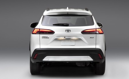 2022 Toyota Corolla Cross (Color: Wind Chill Pearl) Rear Wallpapers 450x275 (4)