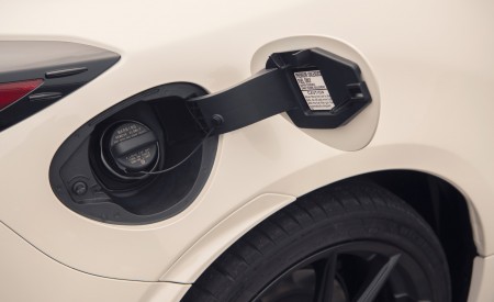 2022 Toyota GR 86 (Color: Halo White) Fuel Hole Wallpapers 450x275 (70)
