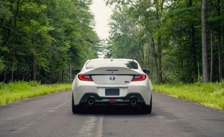 2022 Toyota GR 86 (Color: Halo White) Rear Wallpapers 450x275 (56)