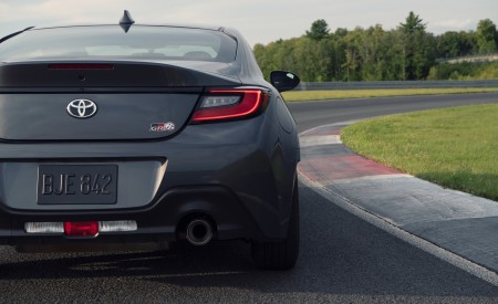 2022 Toyota GR 86 (Color: Raven Black) Rear Wallpapers 450x275 (186)