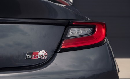 2022 Toyota GR 86 (Color: Raven Black) Tail Light Wallpapers 450x275 (189)