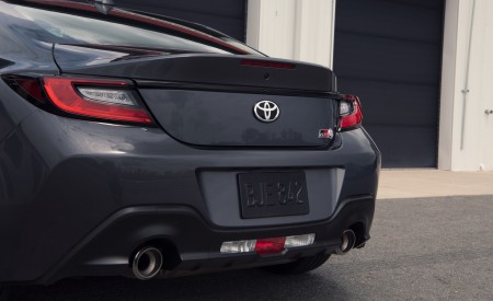 2022 Toyota GR 86 (Color: Raven Black) Tail Light Wallpapers 450x275 (190)