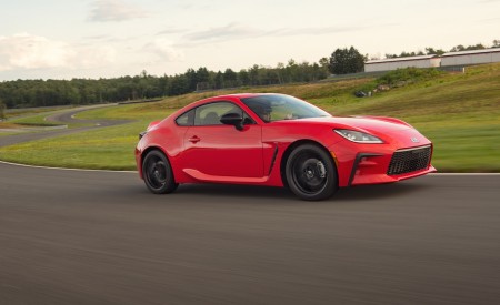 2022 Toyota GR 86 (Color: Track Red) Front Three-Quarter Wallpapers 450x275 (6)