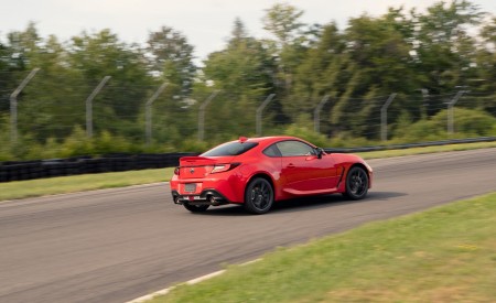 2022 Toyota GR 86 (Color: Track Red) Rear Three-Quarter Wallpapers 450x275 (11)