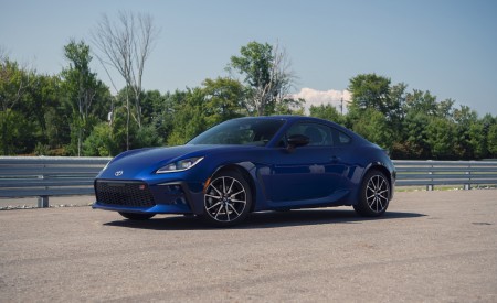 2022 Toyota GR 86 (Color: Trueno Blue) Front Three-Quarter Wallpapers 450x275 (114)
