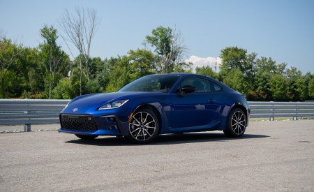 2022 Toyota GR 86 (Color: Trueno Blue) Front Three-Quarter Wallpapers 450x275 (115)