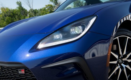 2022 Toyota GR 86 (Color: Trueno Blue) Headlight Wallpapers 450x275 (128)