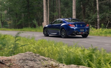 2022 Toyota GR 86 (Color: Trueno Blue) Rear Three-Quarter Wallpapers 450x275 (106)
