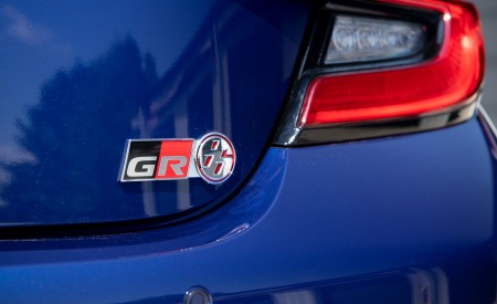 2022 Toyota GR 86 (Color: Trueno Blue) Tail Light Wallpapers 450x275 (131)