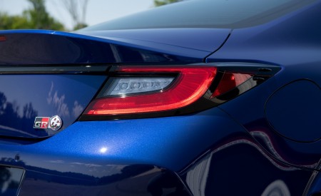 2022 Toyota GR 86 (Color: Trueno Blue) Tail Light Wallpapers 450x275 (132)