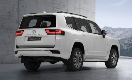 2022 Toyota Land Cruiser 300 Series Rear Three-Quarter Wallpapers 450x275 (11)
