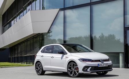 2022 Volkswagen Polo GTI Front Three-Quarter Wallpapers 450x275 (12)