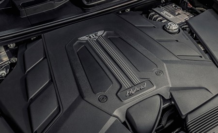 2021 Bentley Bentayga Plug-In Hybrid First Edition (Color: Ghost White) Engine Wallpapers 450x275 (26)