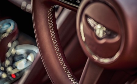 2021 Bentley Bentayga Plug-In Hybrid First Edition (Color: Ghost White) Interior Detail Wallpapers 450x275 (29)