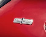 2021 Bentley Bentayga Plug-In Hybrid First Edition First Edition (Color: Dragon Red) Badge Wallpapers 150x120 (10)