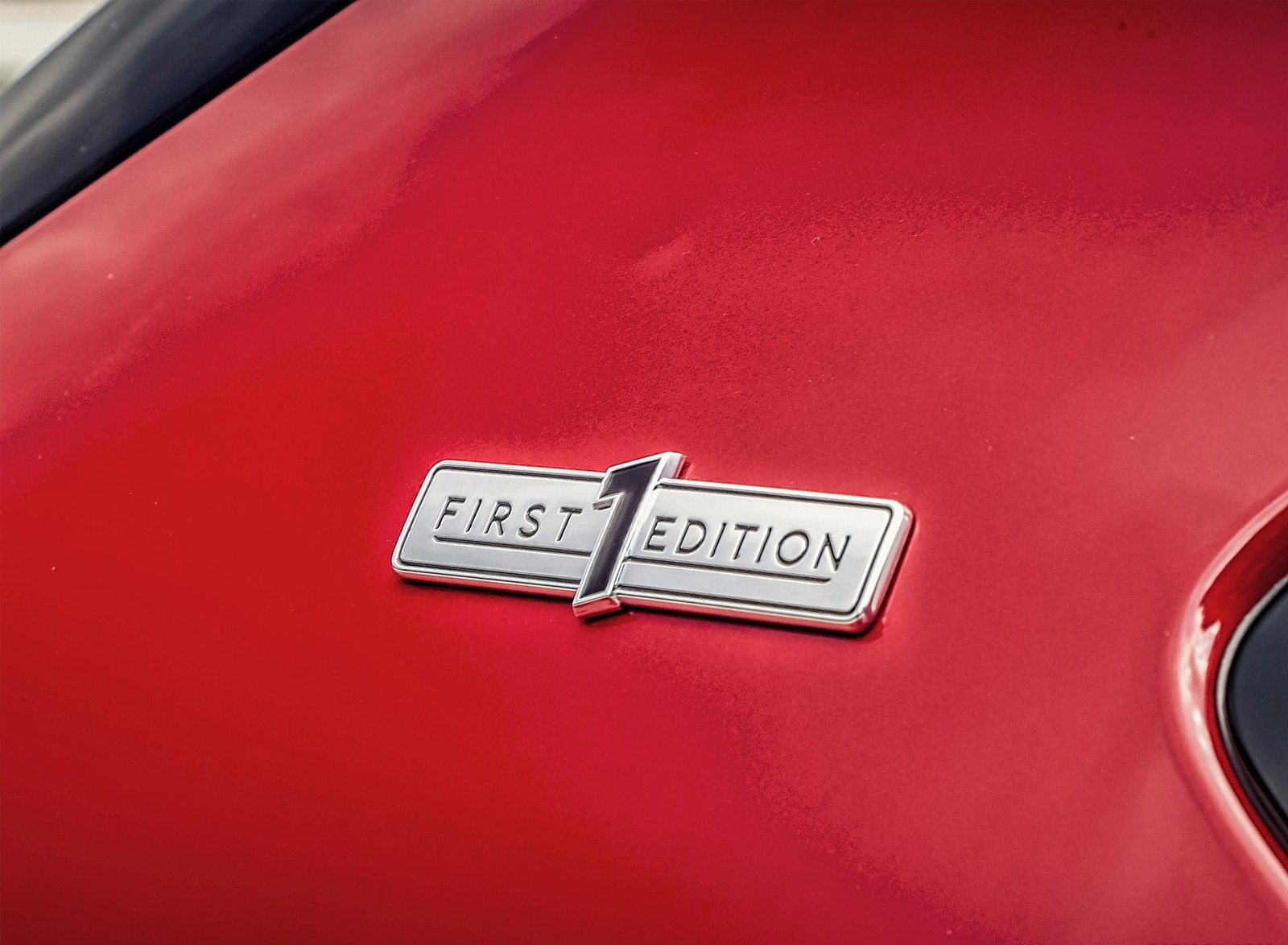 2021 Bentley Bentayga Plug-In Hybrid First Edition First Edition (Color: Dragon Red) Badge Wallpapers (10)