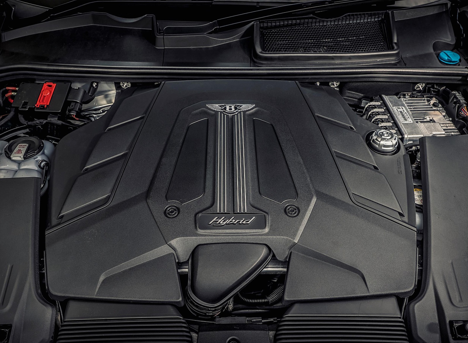 2021 Bentley Bentayga Plug-In Hybrid First Edition First Edition (Color: Dragon Red) Engine Wallpapers (13)