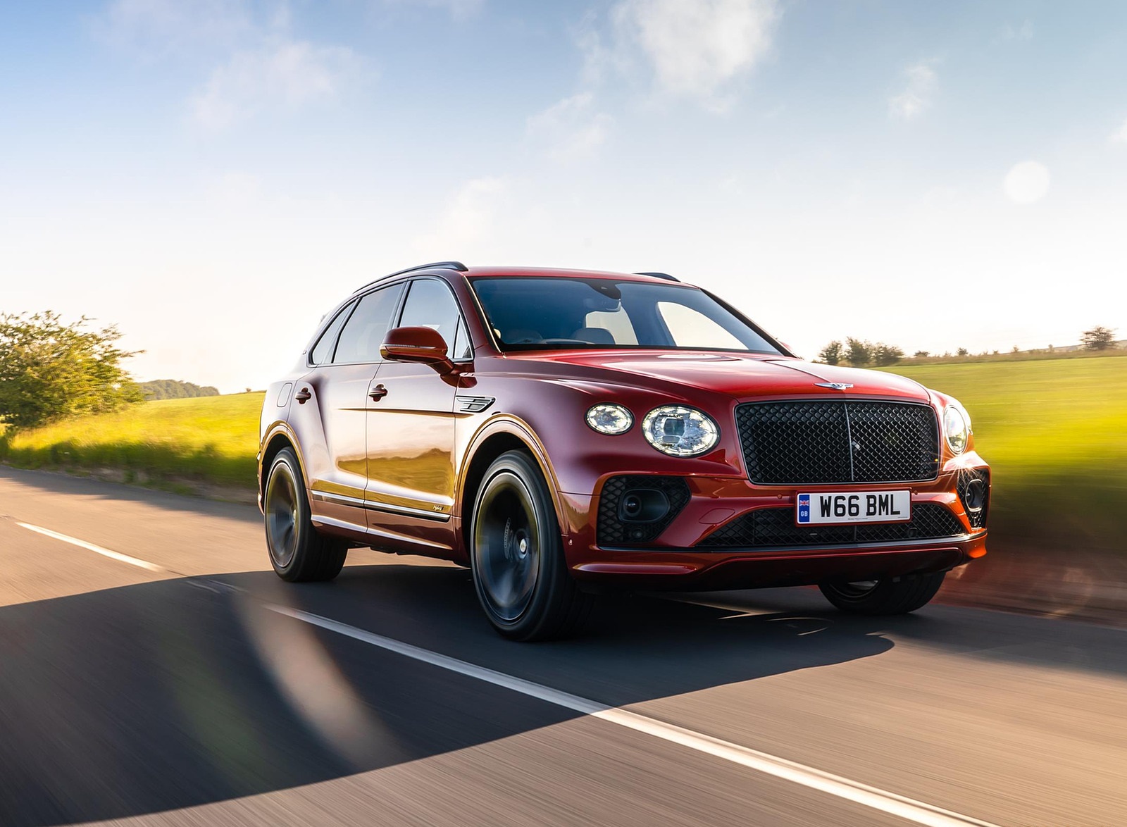 2021 Bentley Bentayga Plug-In Hybrid First Edition First Edition (Color: Dragon Red) Front Three-Quarter Wallpapers (1)
