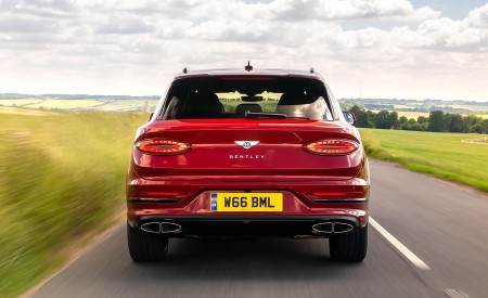 2021 Bentley Bentayga Plug-In Hybrid First Edition First Edition (Color: Dragon Red) Rear Wallpapers 450x275 (6)