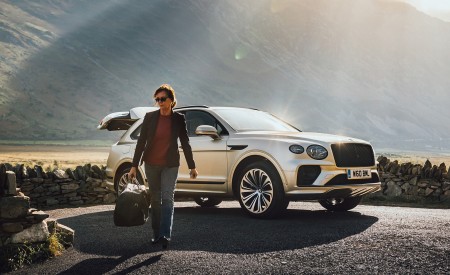 2021 Bentley Bentayga Plug-In Hybrid Front Wallpapers 450x275 (59)