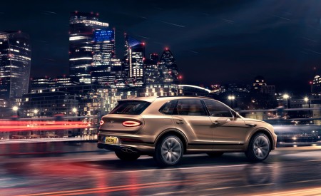 2021 Bentley Bentayga Plug-In Hybrid Rear Three-Quarter Wallpapers 450x275 (54)