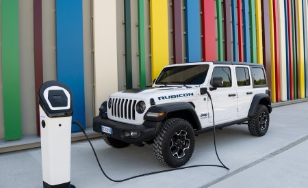 2021 Jeep Wrangler 4xe (Euro-Spec; Plug-In Hybrid) Charging Wallpapers 450x275 (28)