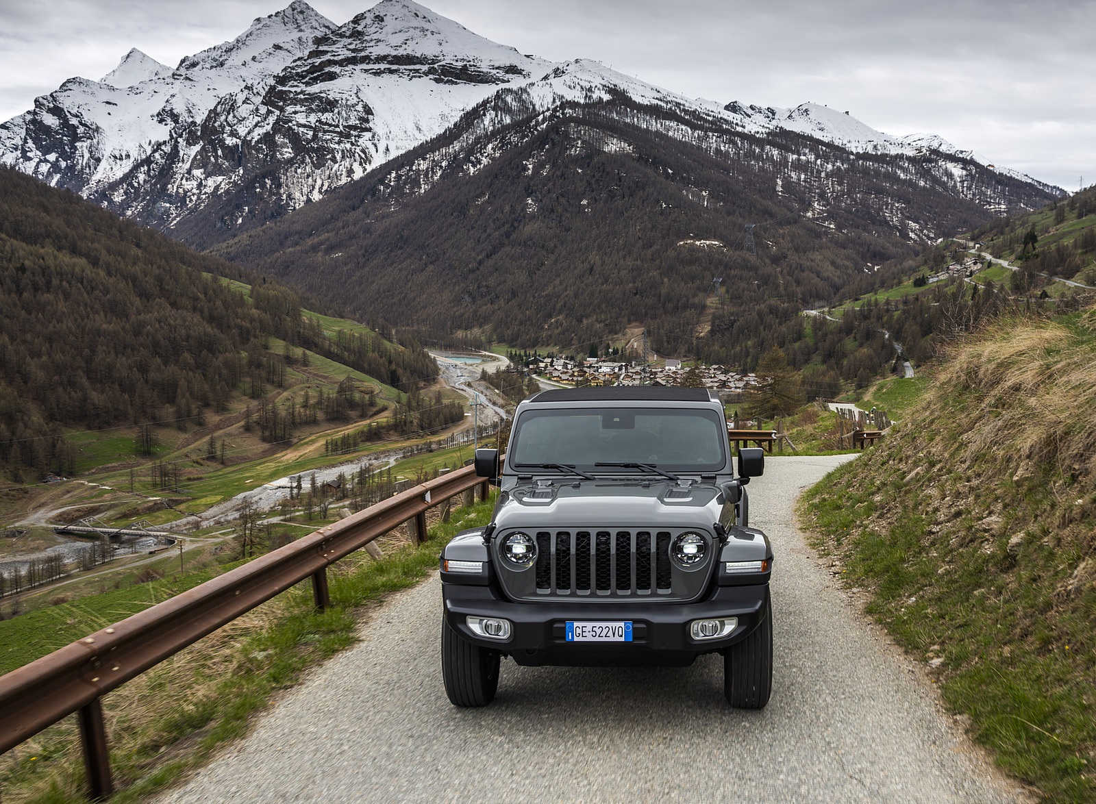 2021 Jeep Wrangler 4xe (Euro-Spec; Plug-In Hybrid) Front Wallpapers (7)