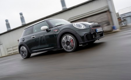 2021 Mini JCW Anniversary Edition Front Three-Quarter Wallpapers 450x275 (12)