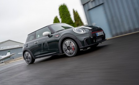 2021 Mini JCW Anniversary Edition Front Three-Quarter Wallpapers 450x275 (13)