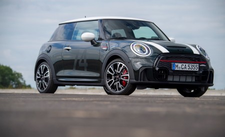 2021 Mini JCW Anniversary Edition Front Three-Quarter Wallpapers 450x275 (7)