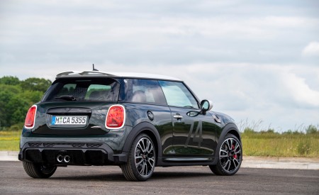 2021 Mini JCW Anniversary Edition Rear Three-Quarter Wallpapers 450x275 (8)