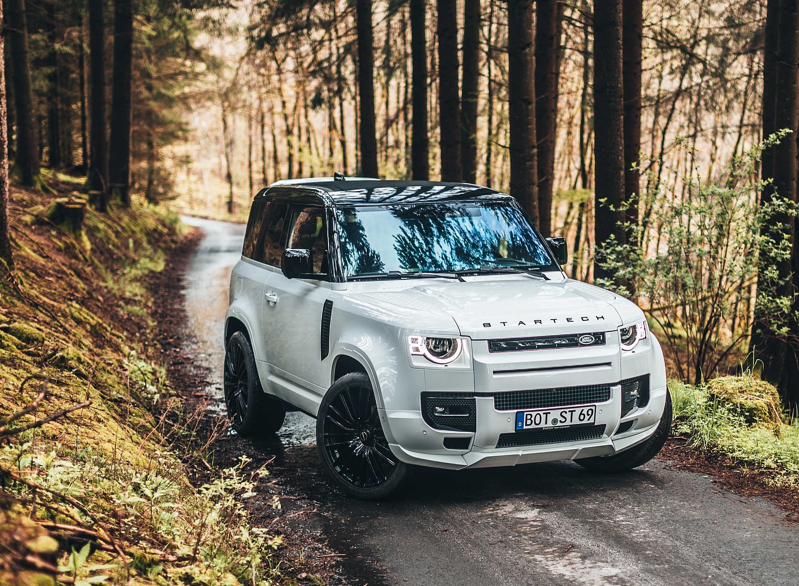 2021 STARTECH Land Rover Defender 90 Front Three-Quarter Wallpapers (10)