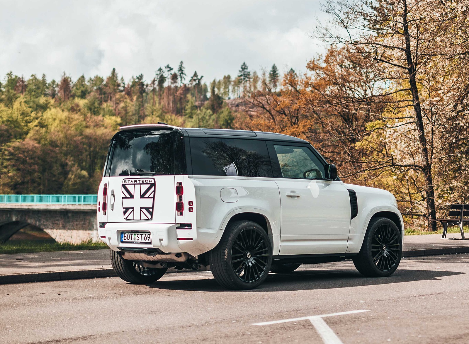 2021 STARTECH Land Rover Defender 90 Rear Three-Quarter Wallpapers (4)