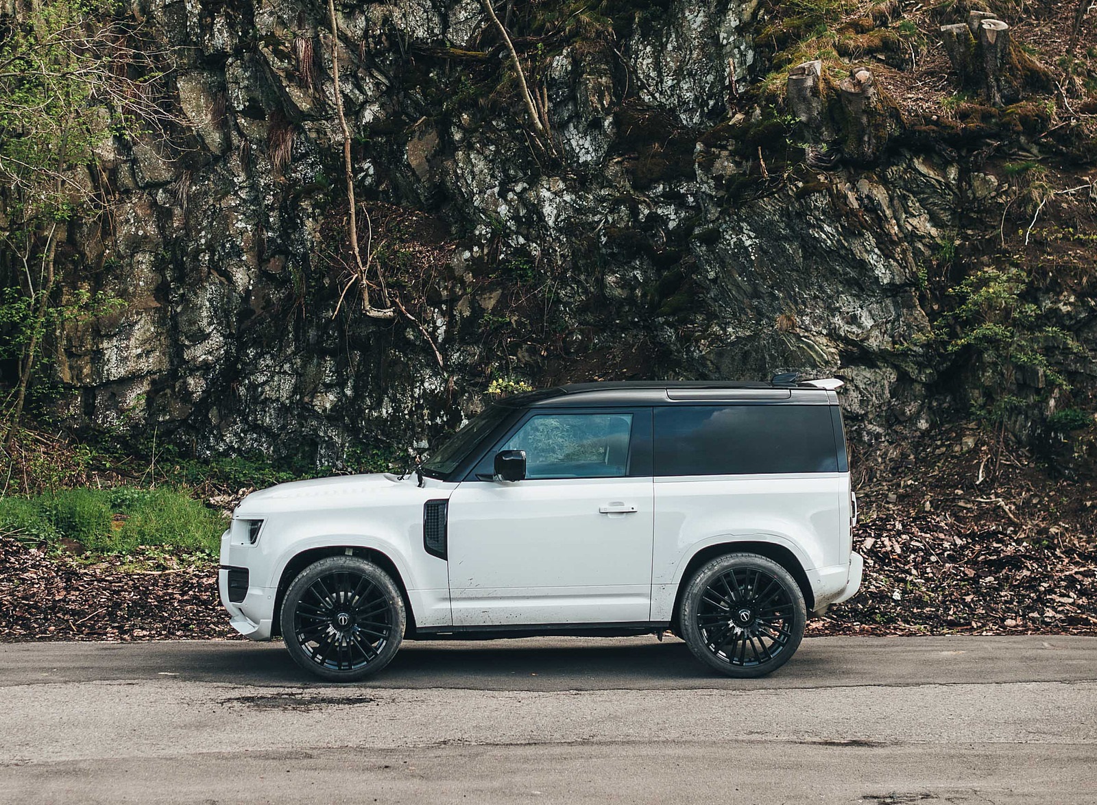 2021 STARTECH Land Rover Defender 90 Side Wallpapers (8)